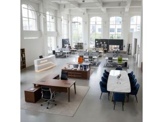 Get Custom-Made Office Furniture in UAE — Call Highmoon for a Free Quote