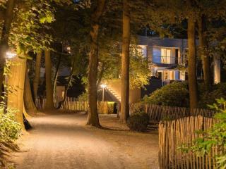 Ontdek prachtige landgoederen die privacy, ruimte en tijdloze elegantie bieden.
