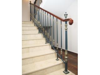 Cast Iron Railing – Timeless Strength & Elegant Design