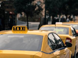Local Taxi in Golden Point for Fast and Affordable Travel