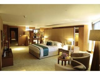 Book Luxury Hotel Rooms near Mumbai Airport at Sahara star