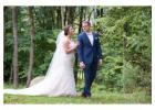 How does a photographer for wedding capture everything
