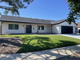 Why Homeowners Choose Mister Paint When Searching for House Painters Near Me
