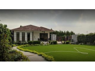 Farmhouse in Noida | Lake View Farms