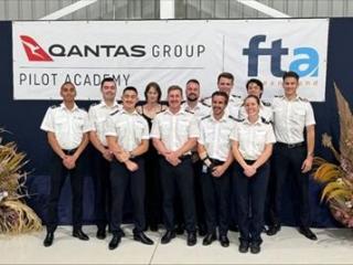 Expert Qantas Pilot Cadet Program for Aviation Goals