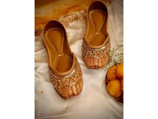 Buy Punjabi Juttis at Gulbhahar and Get to Enjoy the Best Handcrafted Juttis