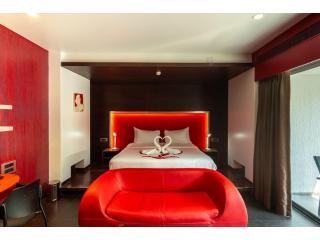 Create Unforgettable Honeymoon Memories Near Calangute Beach