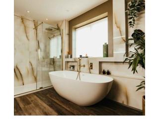 Professional Bathroom Renovation London – Luxury Wet Rooms & Suites