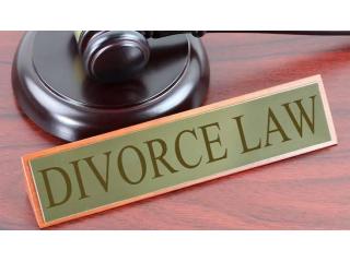 How Can a Divorce Lawyer in Sector 18 Noida Help You Through the Legal Process?