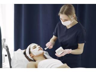 Chemical Peel Treatment in Delhi for Clear & Radiant Skin