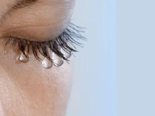 Are UV Lash Extensions Safe for Your Eyes?