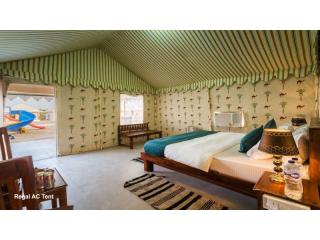 Premium Jaisalmer Camp Booking for Couples and Families