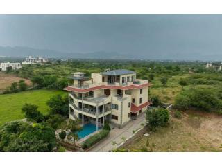 Hotel near Fateh Sagar Lake