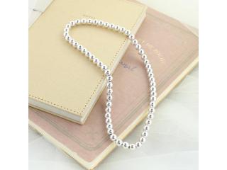 Best Christmas Jewelry Gifts 2026 | Festive Pins, Necklaces
