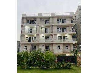 Ready-to-move-in low-rise apartments builder floors in Noida Extension