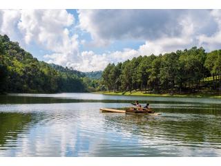 Explore Sandoval Lake Tambopata 3 Days with Tree House Inn
