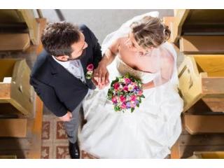 Professional Wedding Ceremony Guidance for Queens Couples
