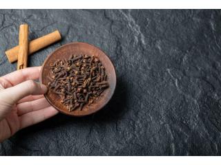 Whole Cloves Manufacturers in India: What International Buyers Should Know
