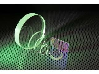 High-Transmittance Sapphire Windows for Precision Optics