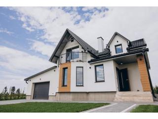 Edmonton Real Estate Consultancy Firm | Nutan Thakur