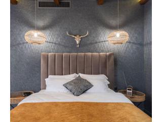 Make Your Walls Unforgettable with Stylish & Custom Wallpaper in Yanchep