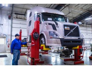 Heavy Duty Truck Repair Near Me – Reliable Truck Service You Can Count On