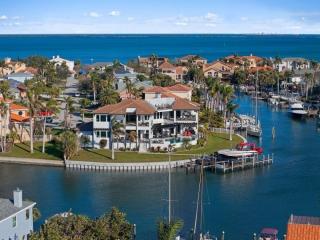 Exclusive Luxury Beachfront Properties | 1 Palm Realty