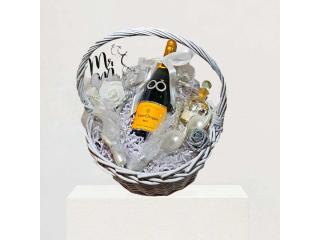 Veuve Clicquot Gift Basket & Set | Wedding Champagne Gifts
