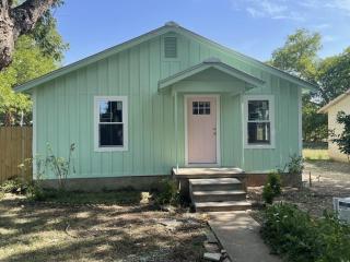 Upgrade Austin Properties With Reliable Siding Replacement Services