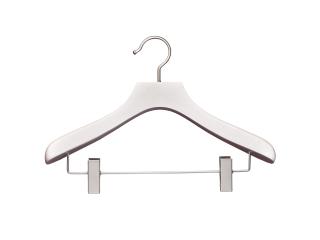 Why Are Trouser Hangers Essential for Your Wardrobe?