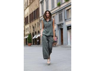 Add Figure-Friendly Women's Trousers Santa Monica to Your Wardrobe