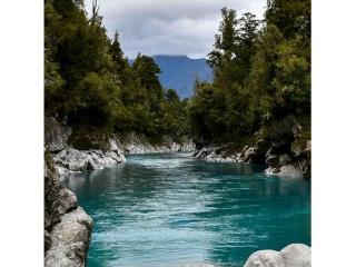 Travel Comfortably With Van Transport Service | Cheeky Kea Travel