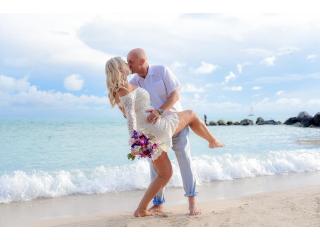 How Key West Wedding Photographers Capture Unforgettable Memories?