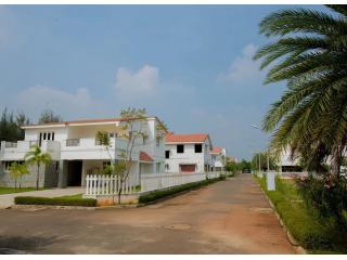 Best Family Villa Stays near ECR Chennai | Lush Garden