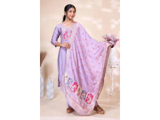 How Can I Style a Lavender Kurta Set with a Matching Dupatta?