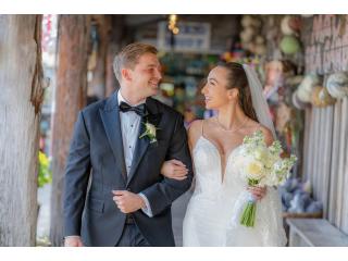 How Do Key West Wedding Photographers Capture the Beauty of Your Special Day?